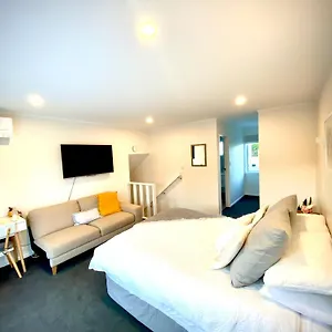 Guest house 2 Mile Bay